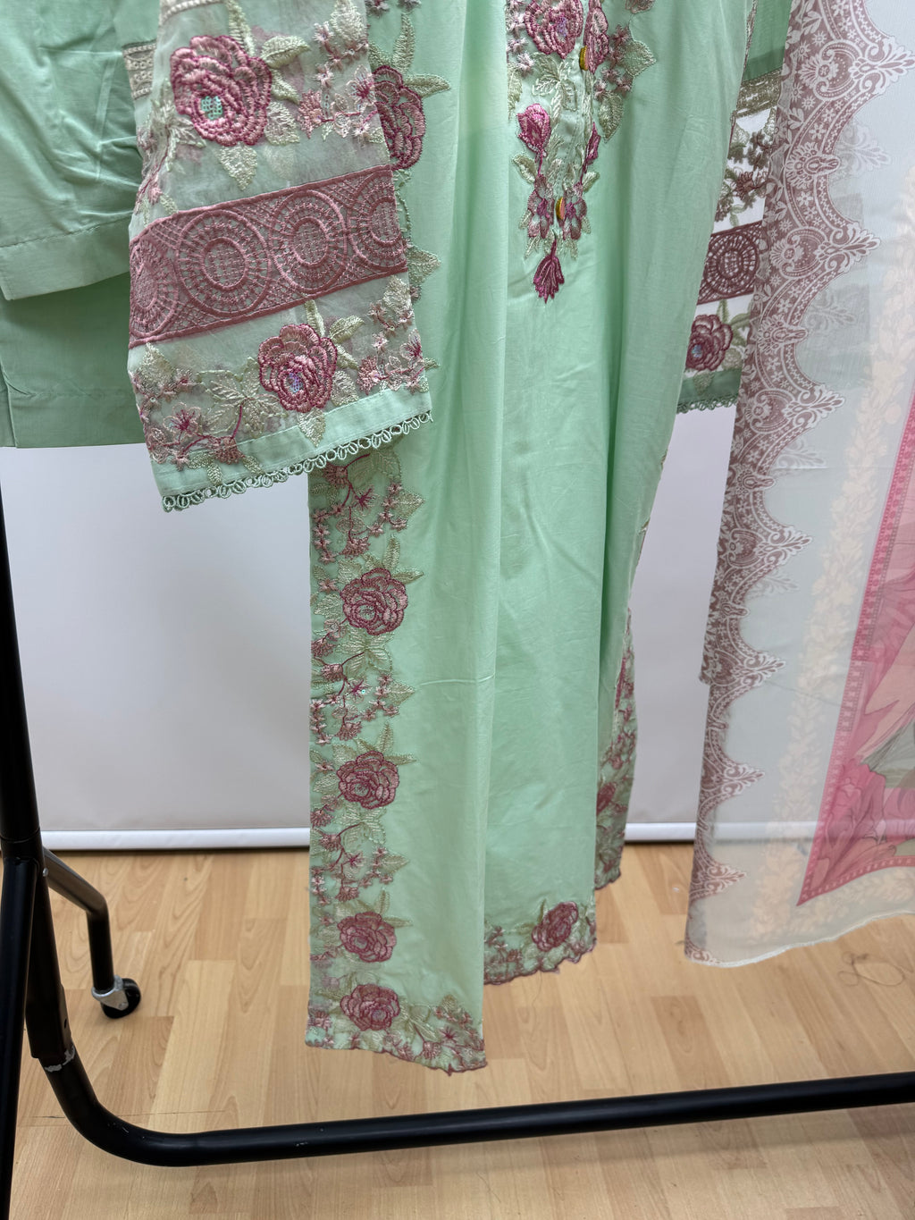Mint Rose