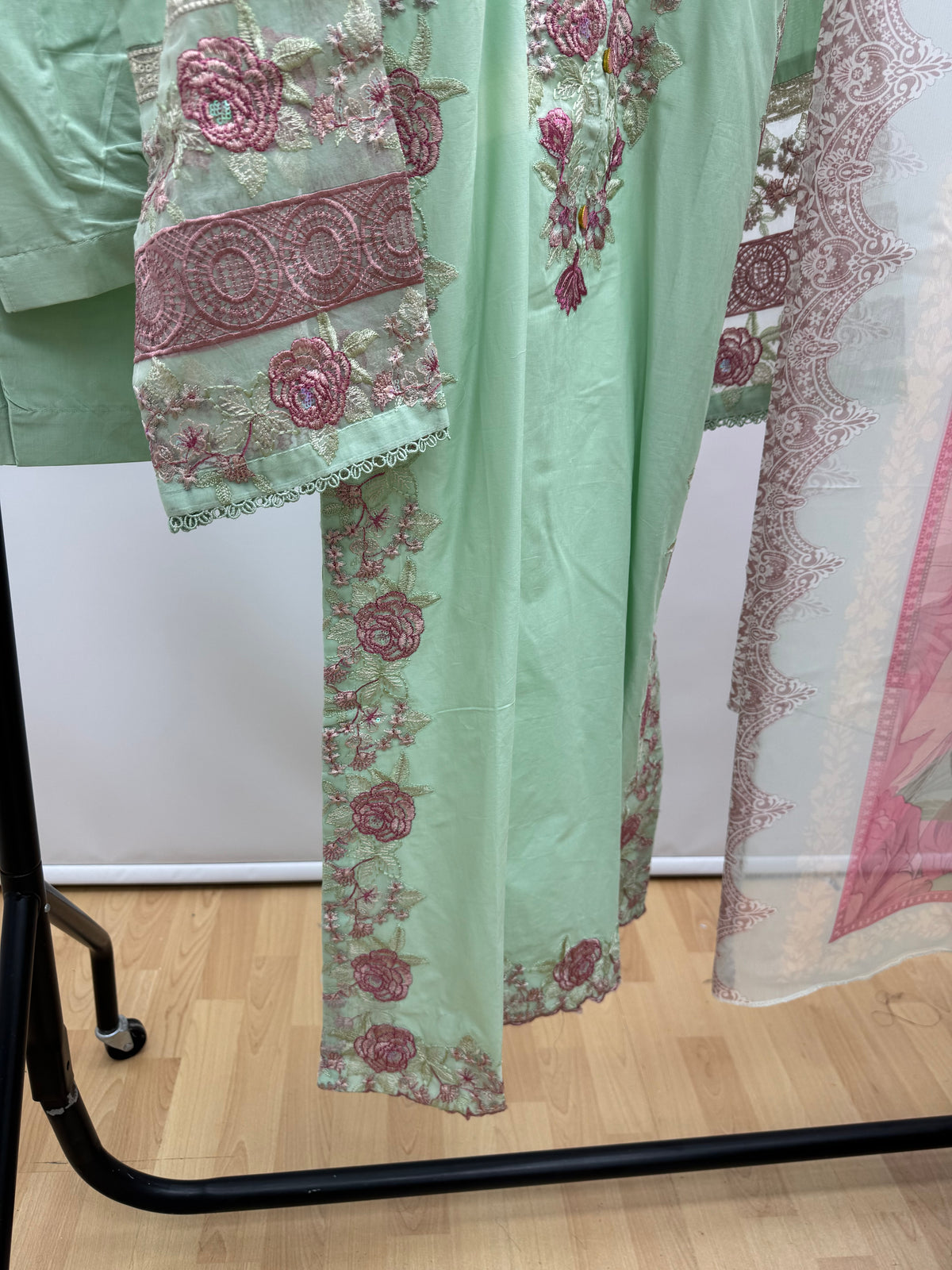 Mint Rose