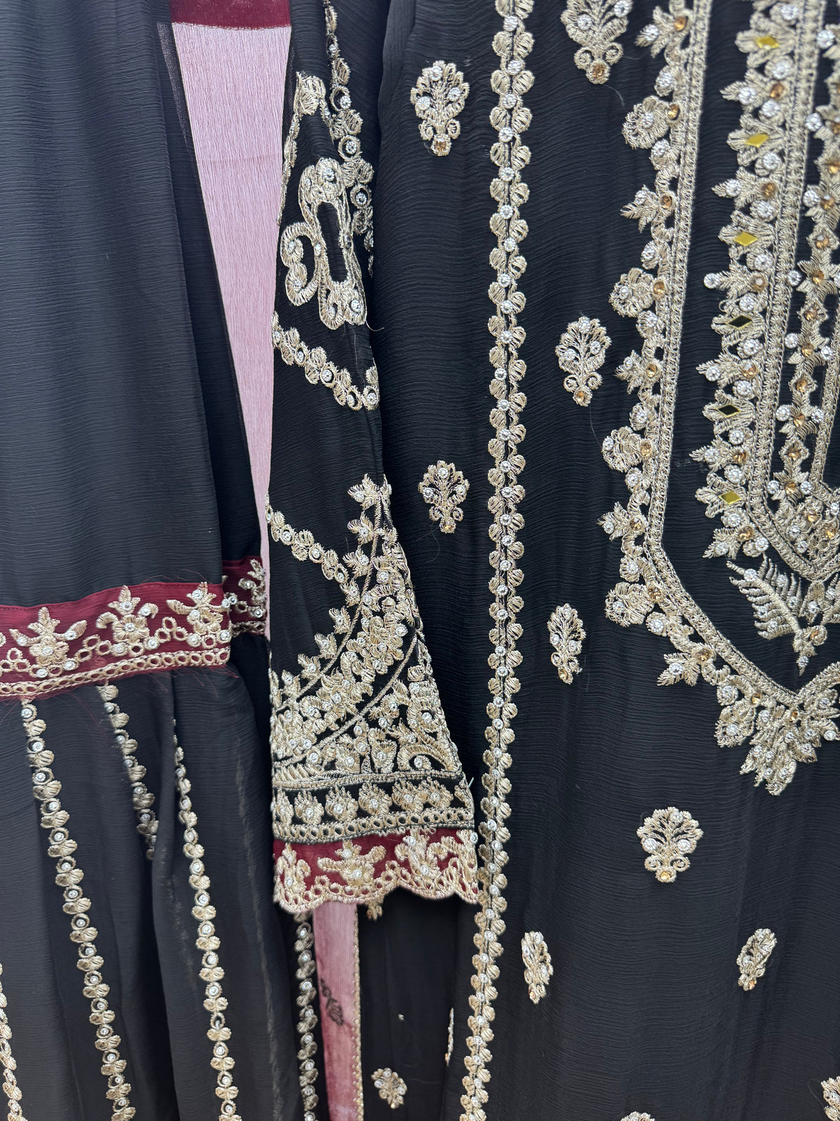 Zari Luxe