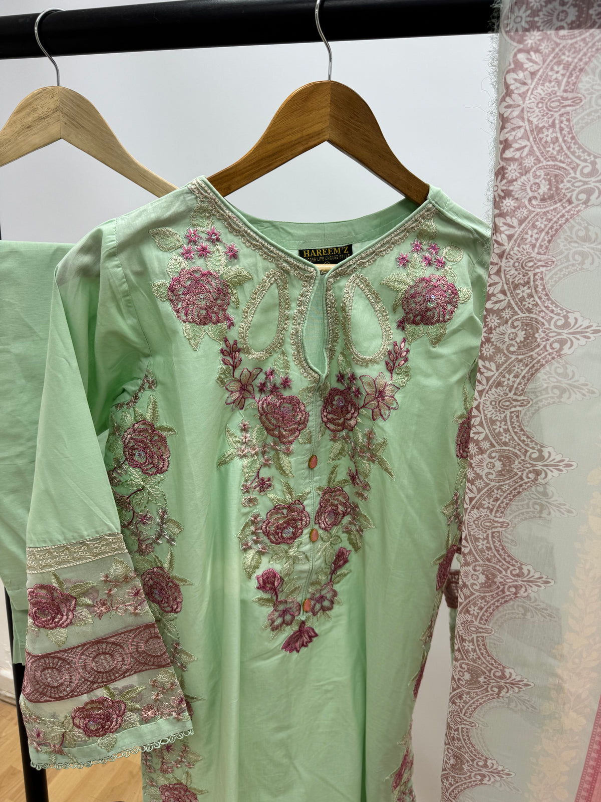 Mint Rose