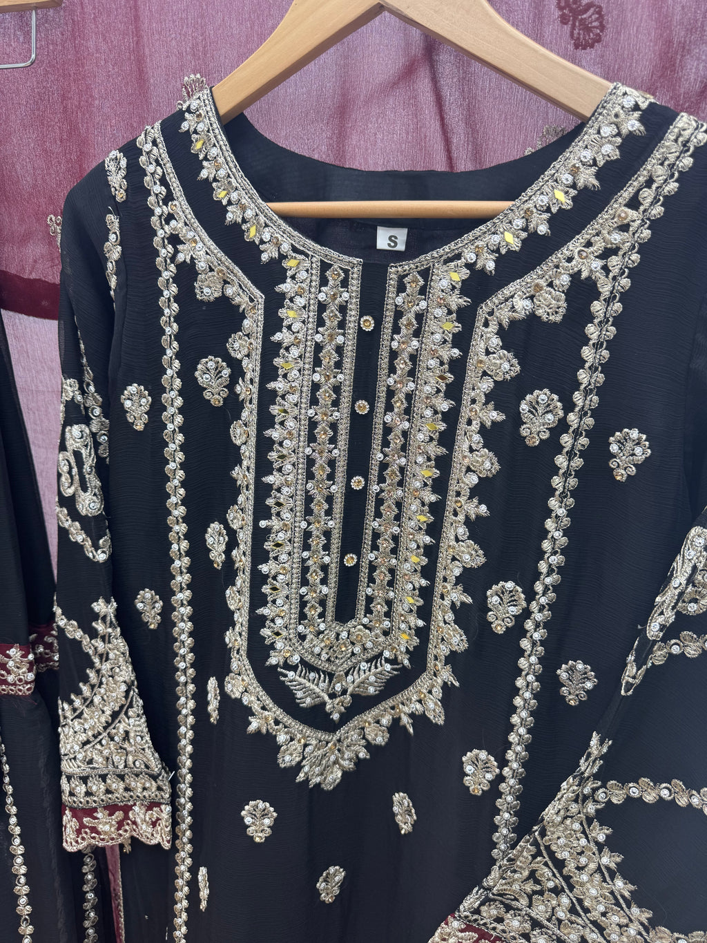 Zari Luxe