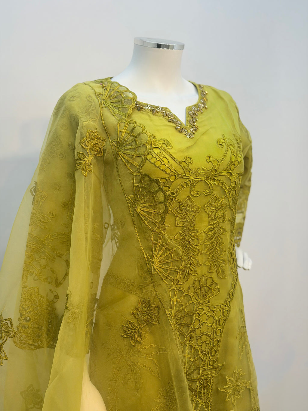 Husn-e-Zard