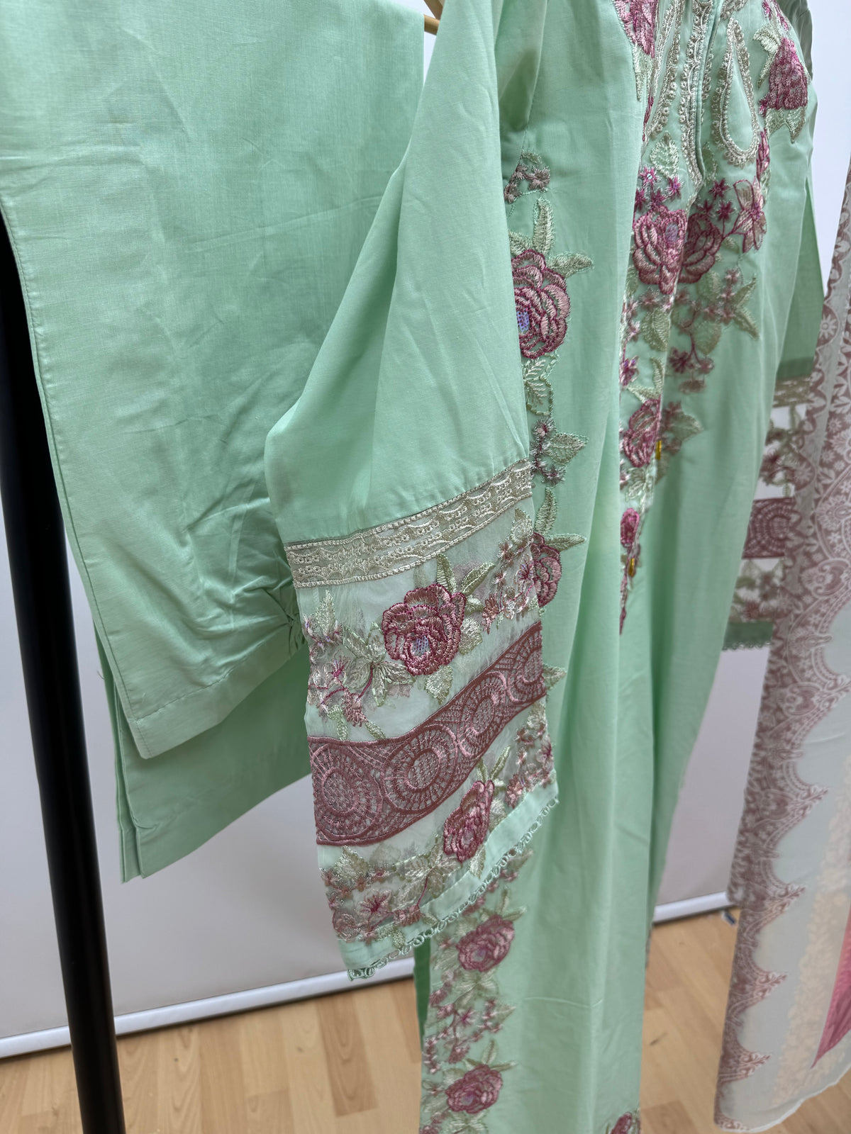 Mint Rose